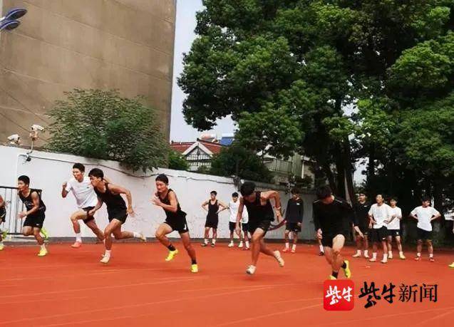 高中校运动会串烧_高中运动会串词怎么写_高中运动会可以cos吗