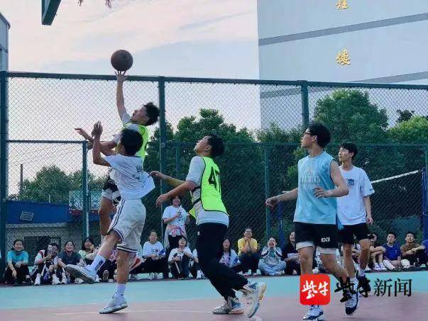 高中运动会串词怎么写_高中校运动会串烧_高中运动会可以cos吗