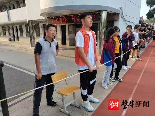高中运动会可以cos吗_高中运动会串词怎么写_高中校运动会串烧