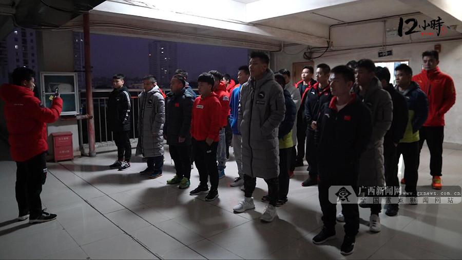 举重重量级世界冠军_体型举重冠军世界排名榜_世界举重冠军体型多少